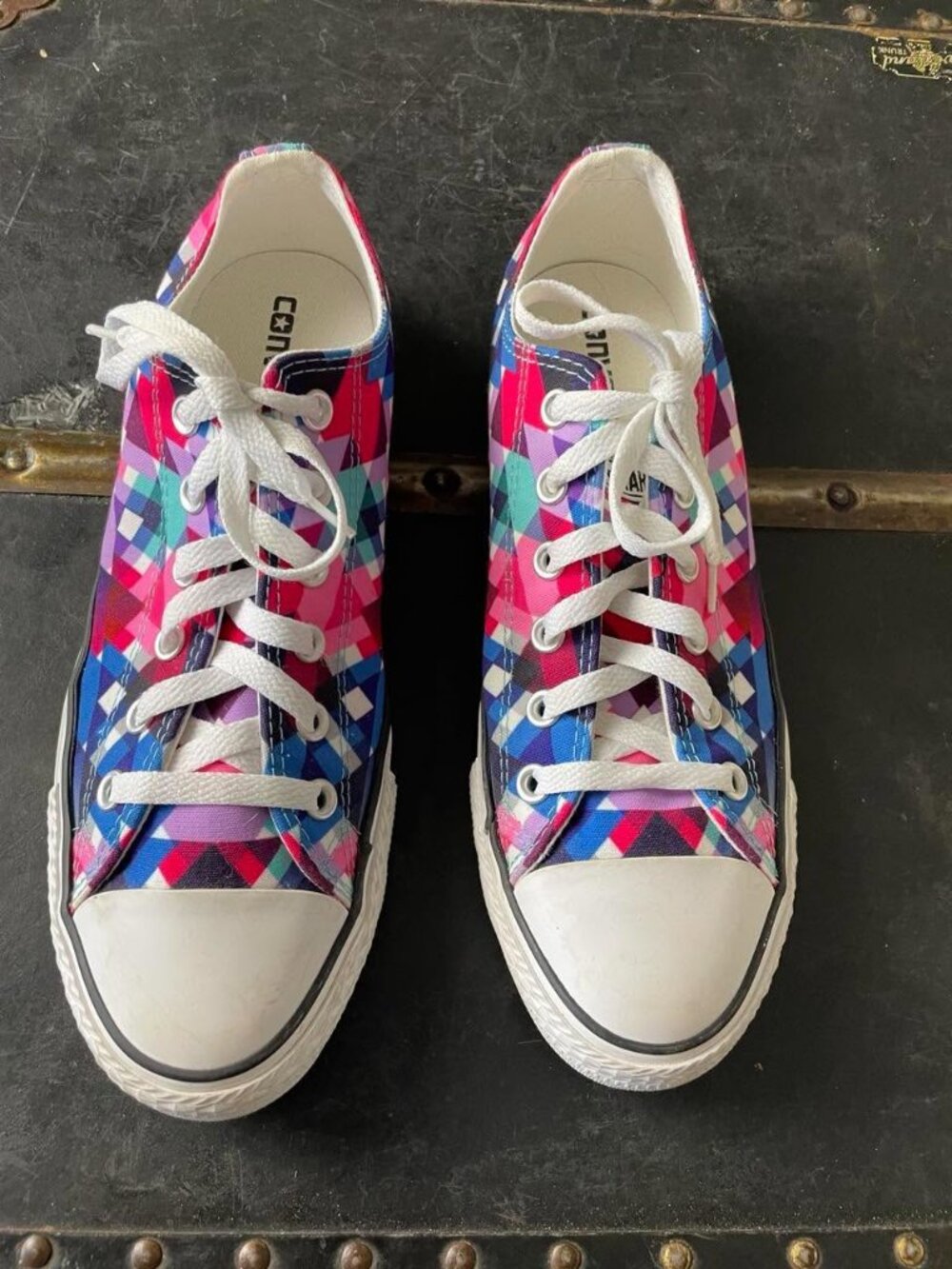 EUC Possibly NWOT Converse Unisex Geometric Print Sneakers Women's 10 Men's 8